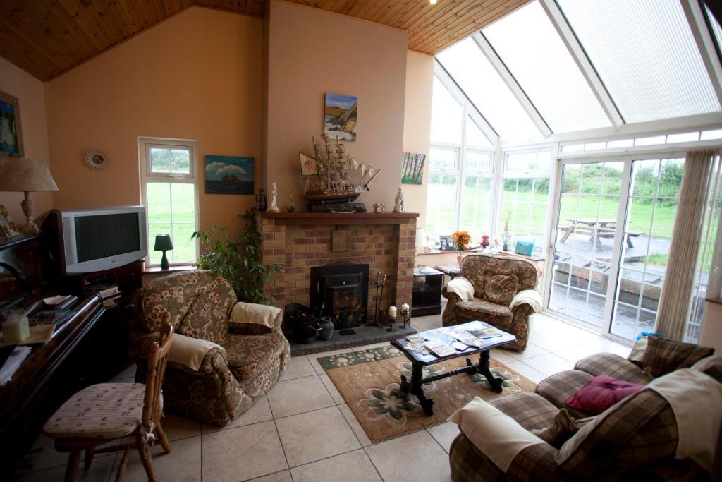 Strand'S End House Rooms Only, No Breakfast Served Cahersiveen Extérieur photo